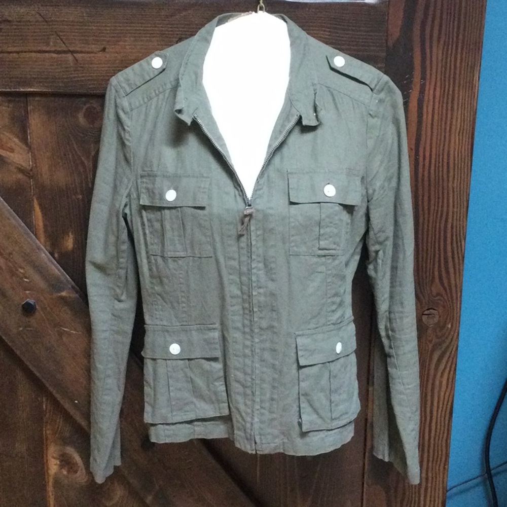 Daisy Fuentes Light weight jacket top